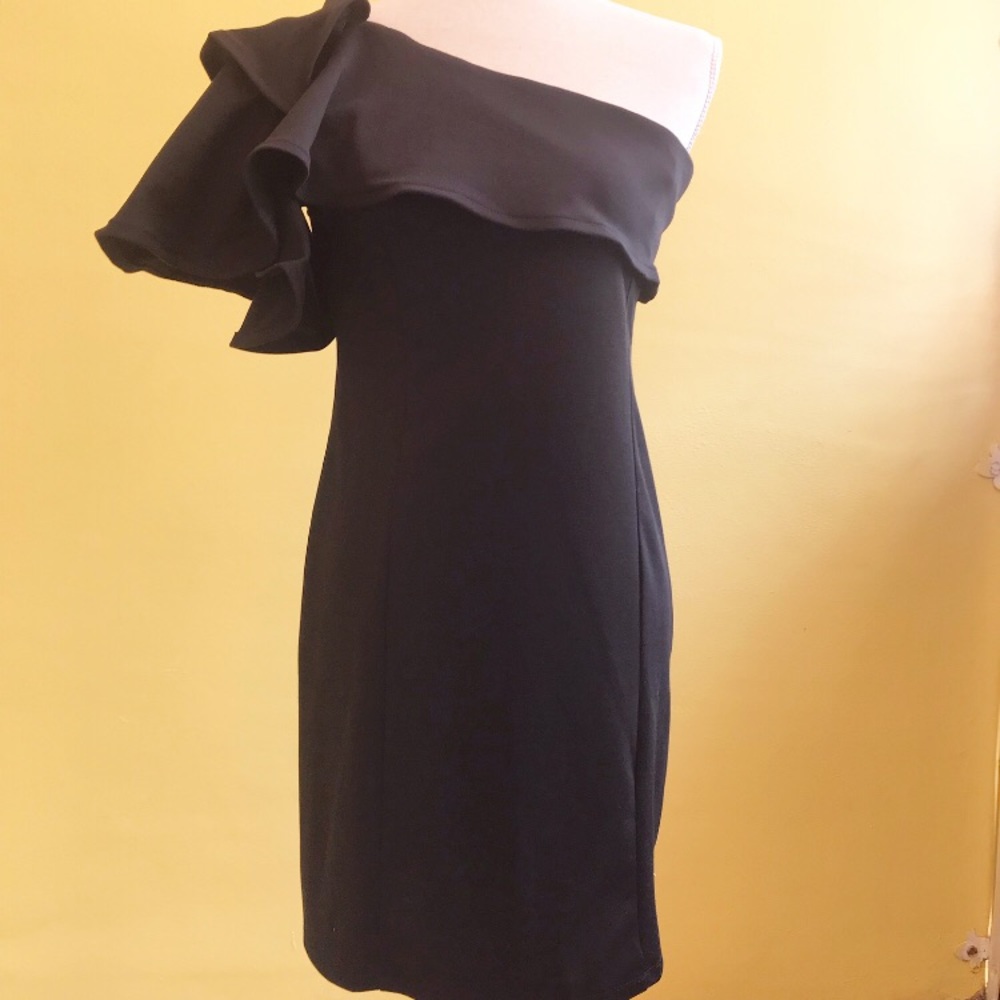 Elsey Black one shoulder dress